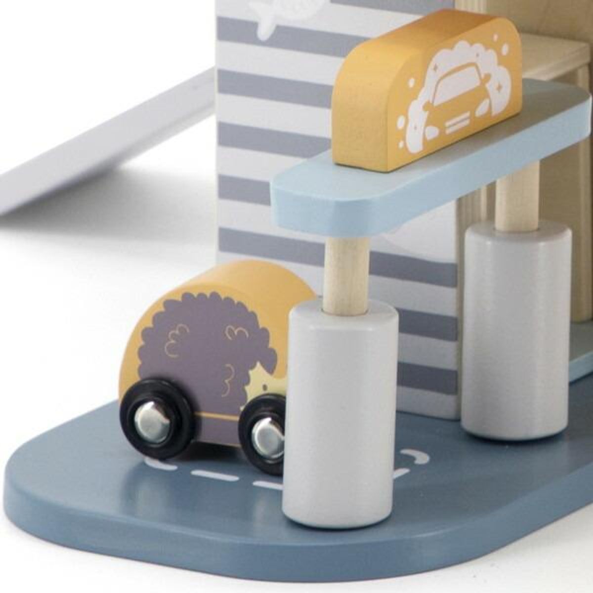 חניון + מנחת מסוקים