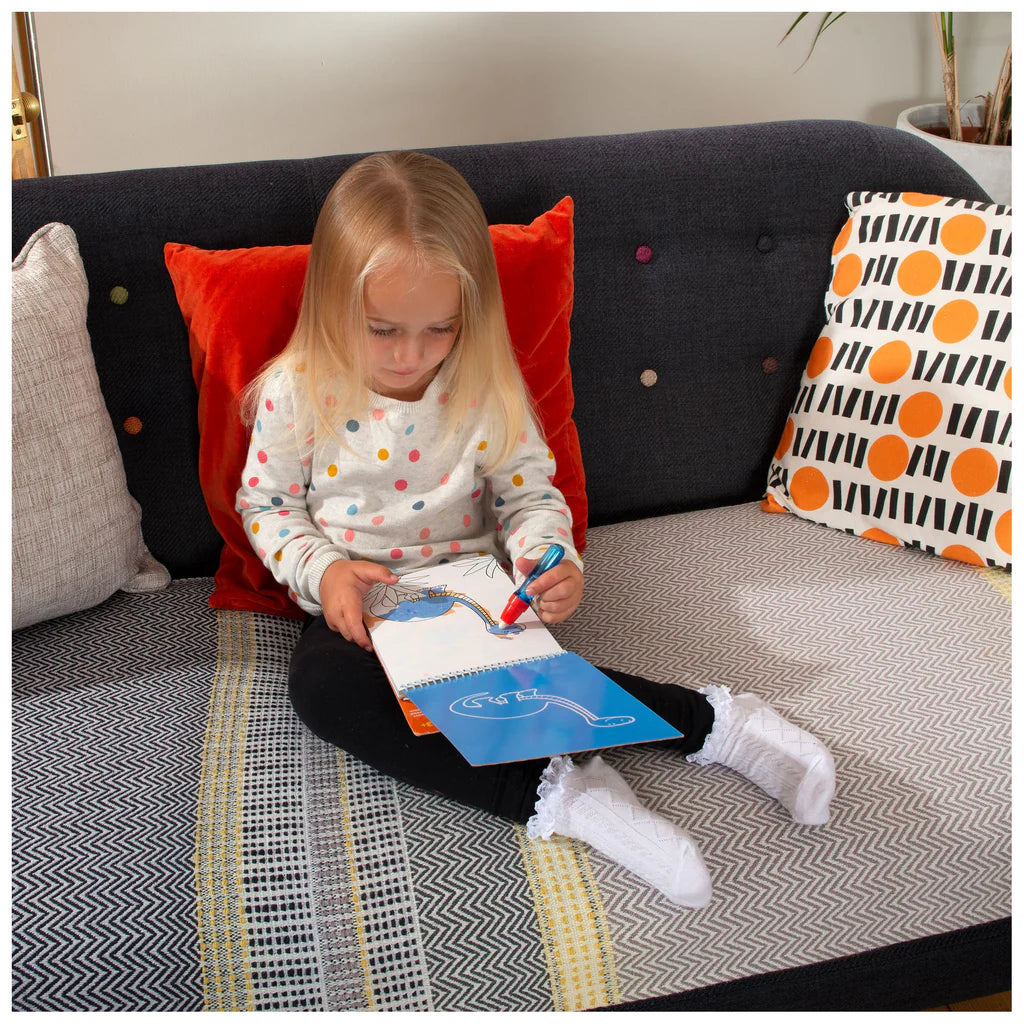 חוברת צביעה במים - דינוזאורים