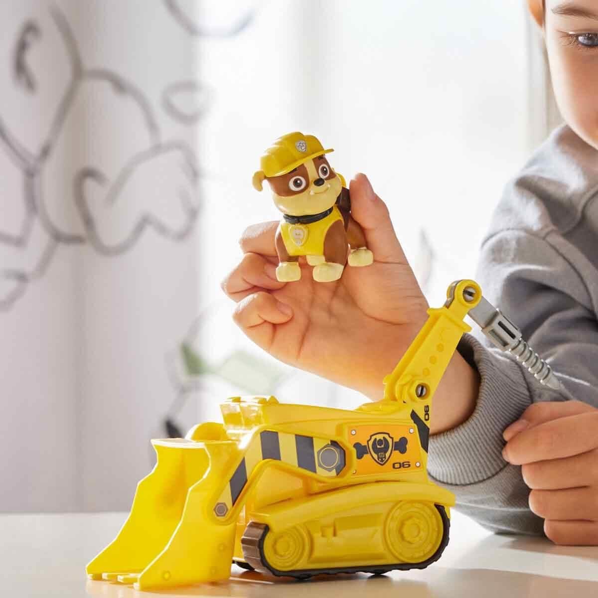 דמות ראבל עם רכב רחפת – מפרץ ההרפתקאות